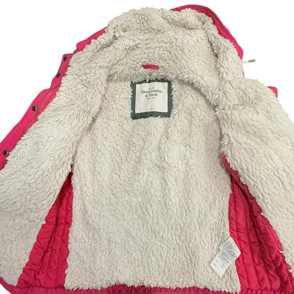 Abercrombie & Fitch hot pink